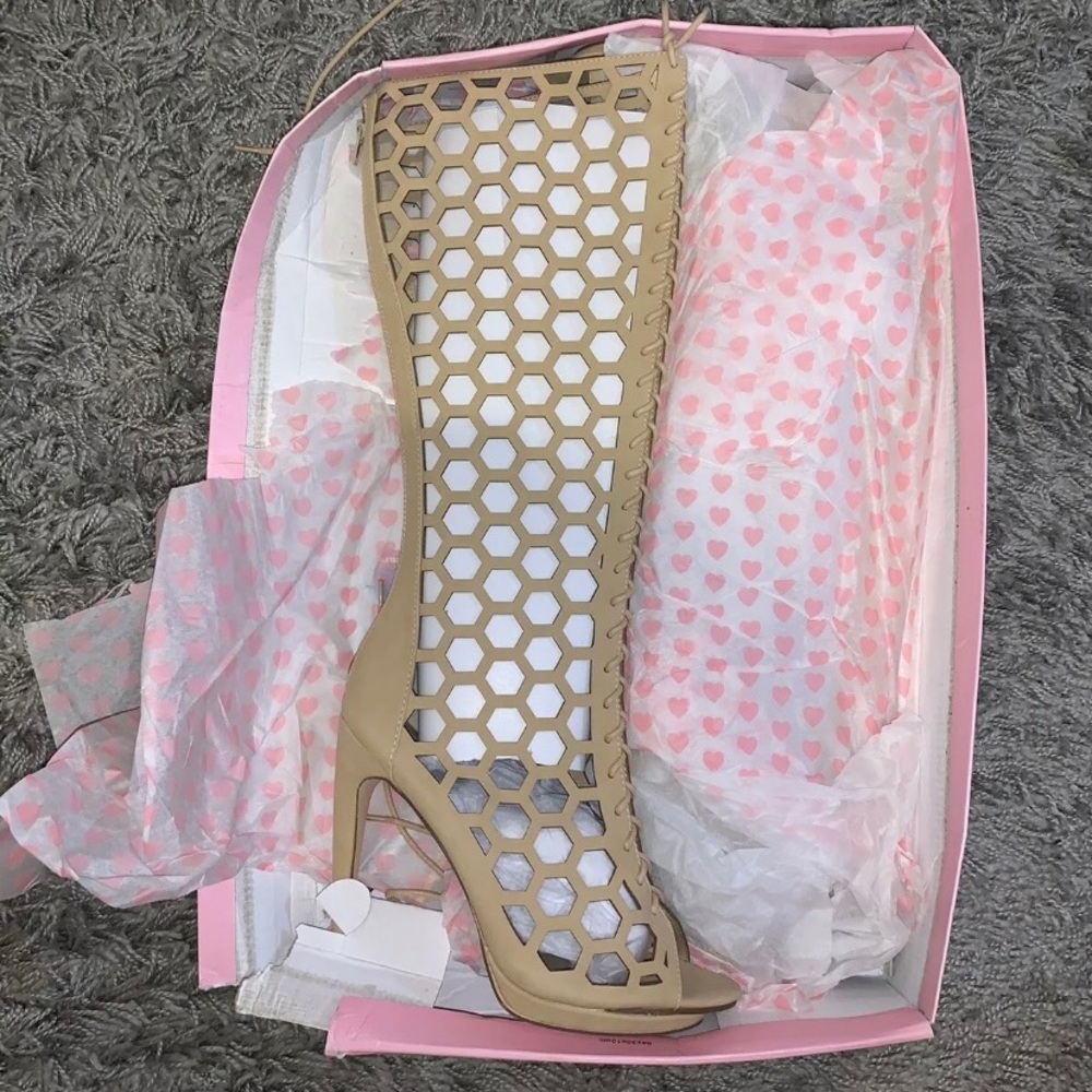NWT Penny Loves Kenny Heels Size 10